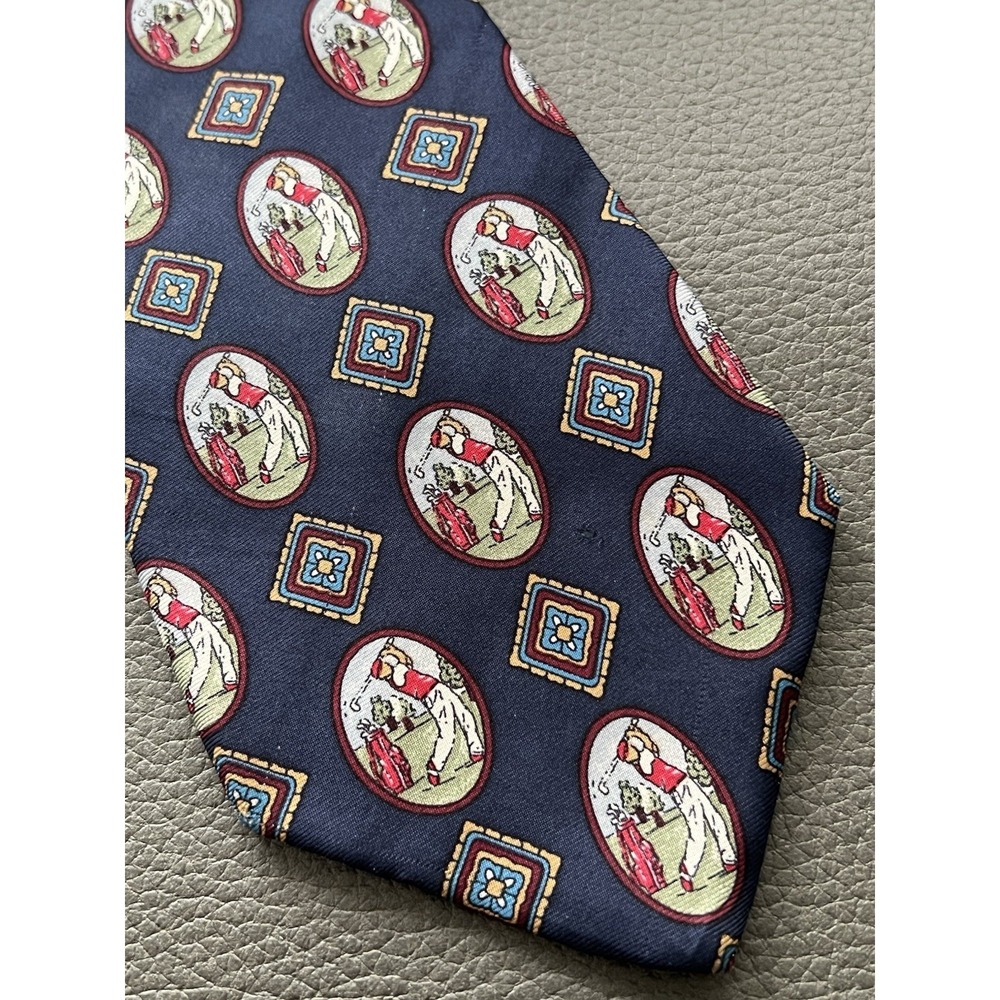417 Van Heusen Vintage Golfer Golf Medallion Geometric Motif Print Tie Silk